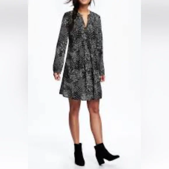 Old Navy pleated swing dress size XS black / white print long sleeves NWT - Picture 1 of 6
